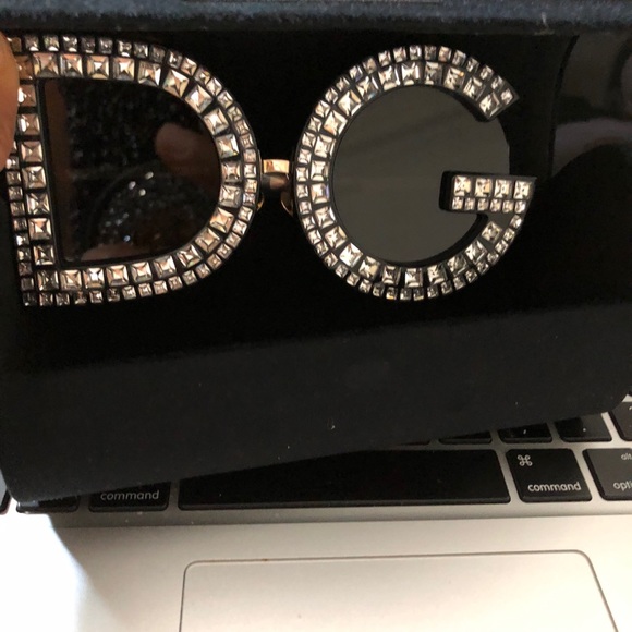 Glasses - Picture 2 of 3